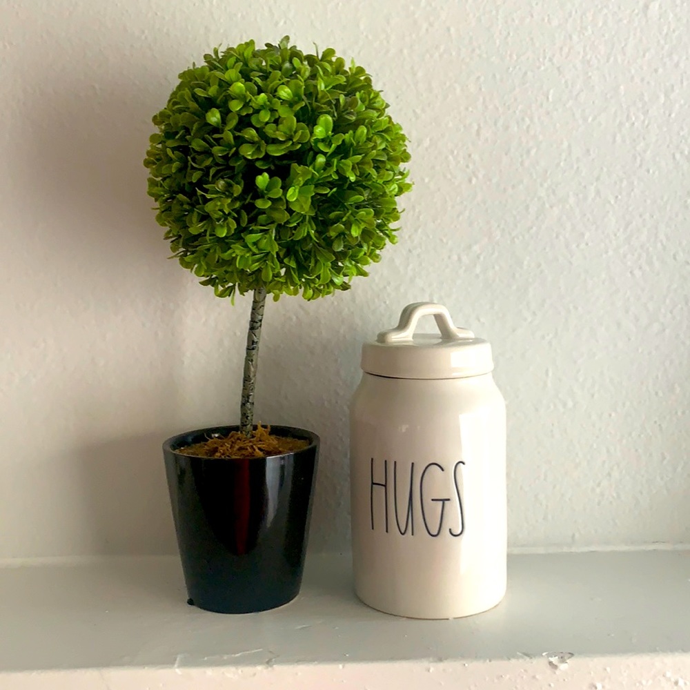Rae Dunn Jar